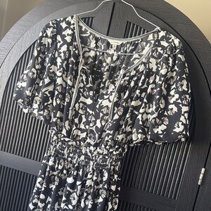 Max Studio Black & White puff sleeve dress